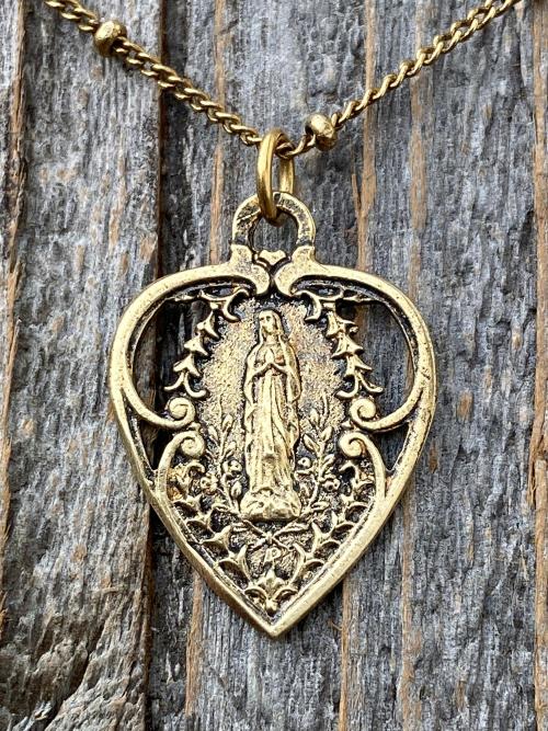 Religious Necklace Mother-of-Pearl Heart and Miraculous Medal - Gold |  Lourdes Giftshop